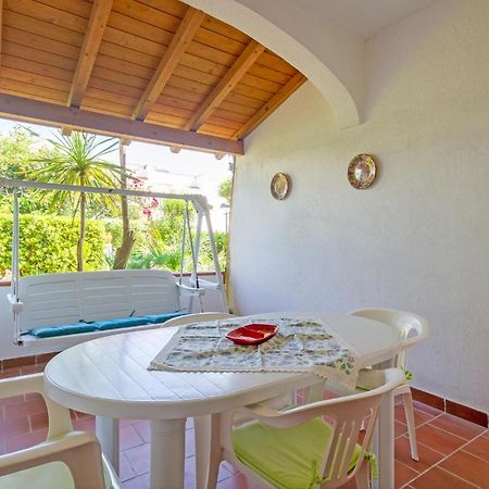 Awesome Home In Manduria With Kitchen Luaran gambar