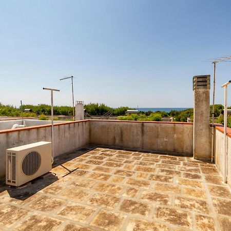 Awesome Home In Manduria With Kitchen Luaran gambar