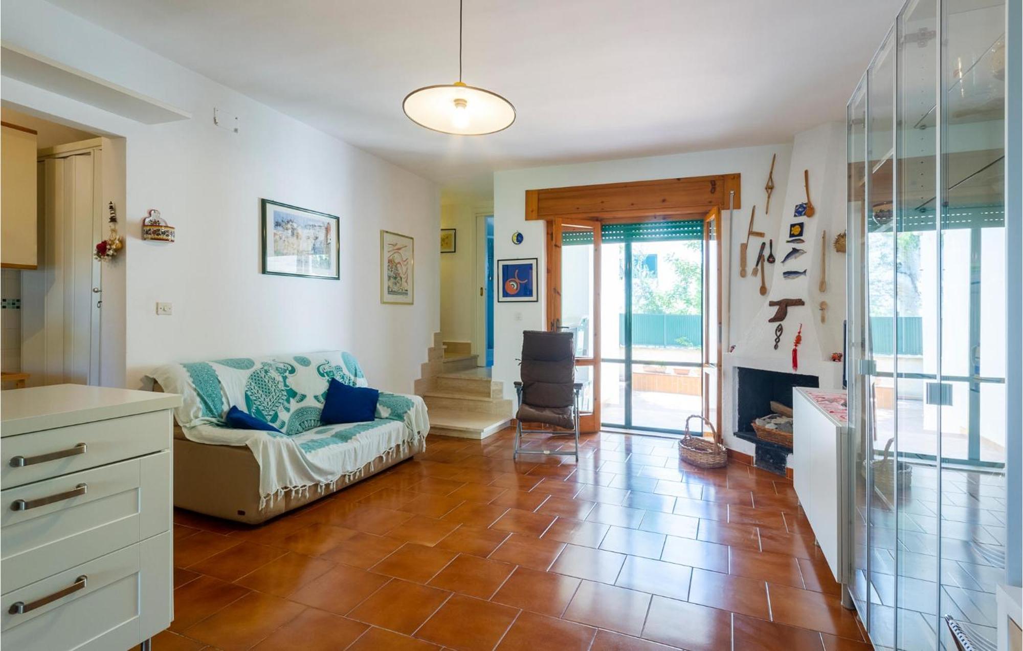 Awesome Home In Manduria With Kitchen Luaran gambar