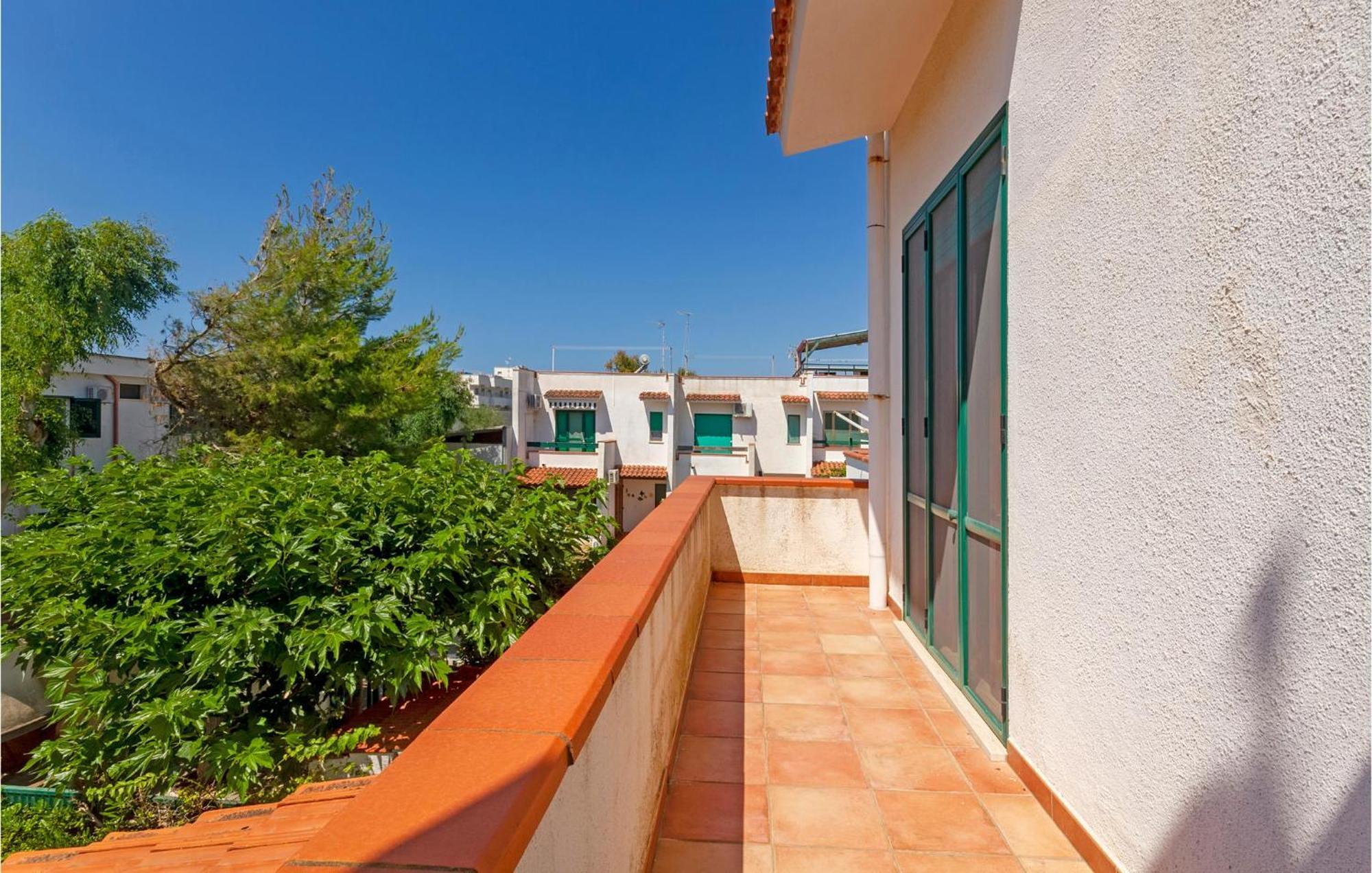 Awesome Home In Manduria With Kitchen Luaran gambar